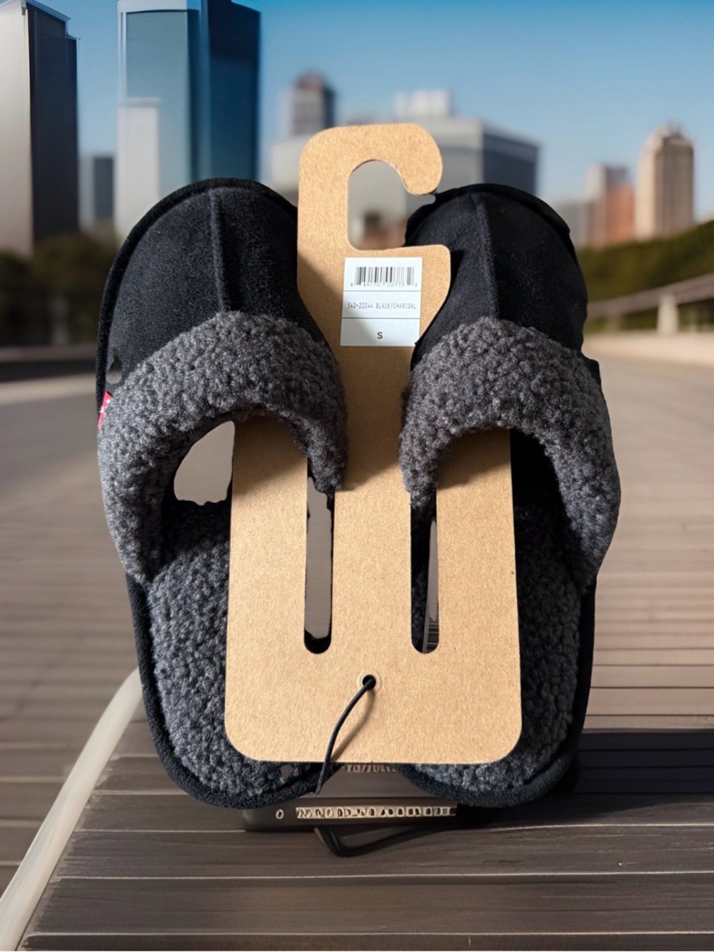 Levi's Talya Memory Foam Women's Size S 5-6 Slippers. Black/Charcoal. NWT.